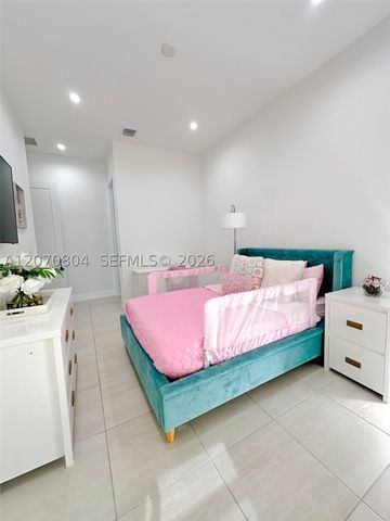8286 NW 51st Ter, Doral, FL 33166