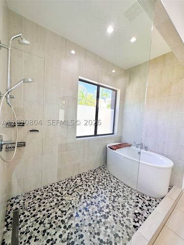 8286 NW 51st Ter, Doral, FL 33166