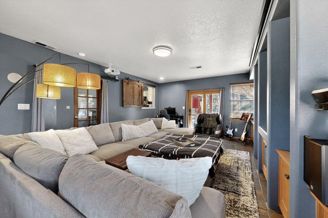 3 Del Oso Lane, Cedar Crest, NM 87008