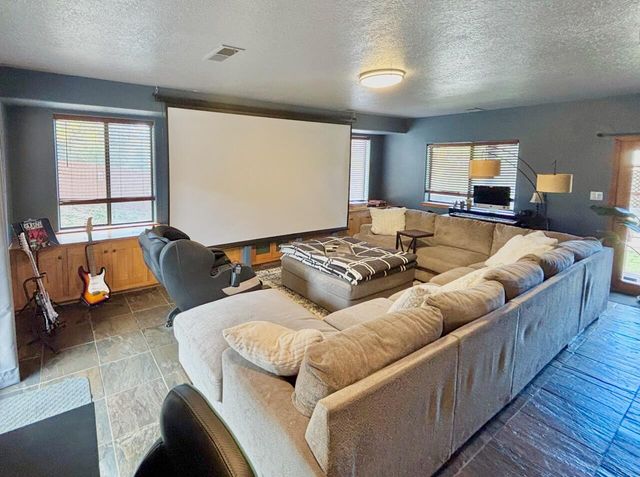 3 Del Oso Lane, Cedar Crest, NM 87008