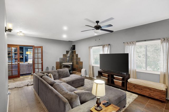 3 Del Oso Lane, Cedar Crest, NM 87008