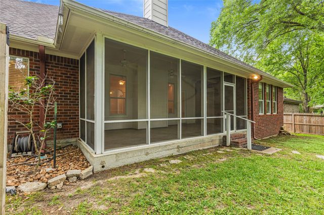 106 Lazy Springs Drive, Conroe, TX 77356