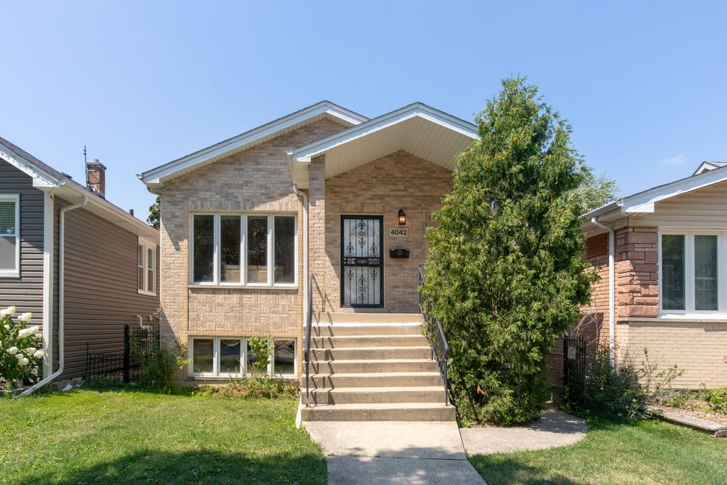 4042 N Overhill Avenue, Norridge, IL 60706