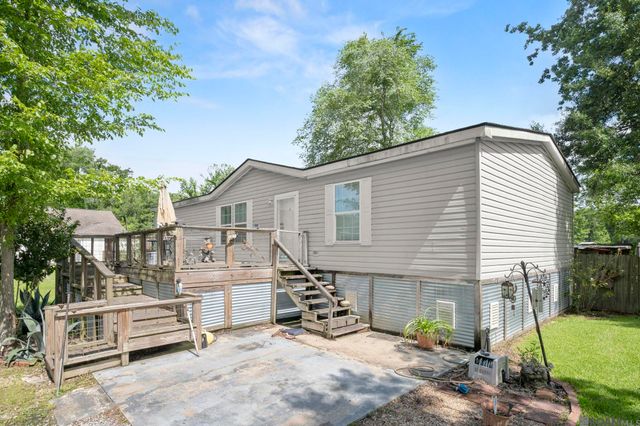 10444 Ingram Rd, St Amant, LA 70774