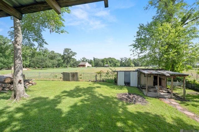 10444 Ingram Rd, St Amant, LA 70774