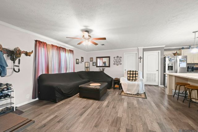 10444 Ingram Rd, St Amant, LA 70774