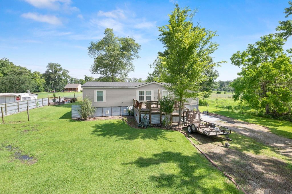 10444 Ingram Rd, St Amant, LA 70774