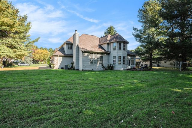 5727 S Bobwhite Avenue, Kalamazoo, MI 49009