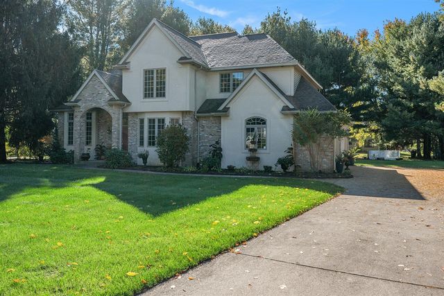 5727 S Bobwhite Avenue, Kalamazoo, MI 49009