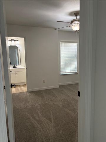 13421 Alysheba DR, Del Valle, TX 78617