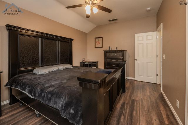 104 HIDDEN CREEK ROAD, Burkburnett, TX 76354