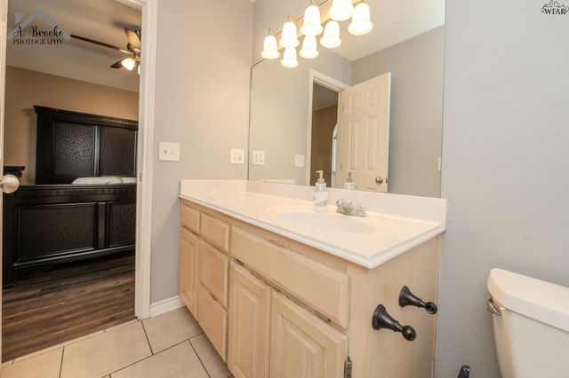 104 HIDDEN CREEK ROAD, Burkburnett, TX 76354