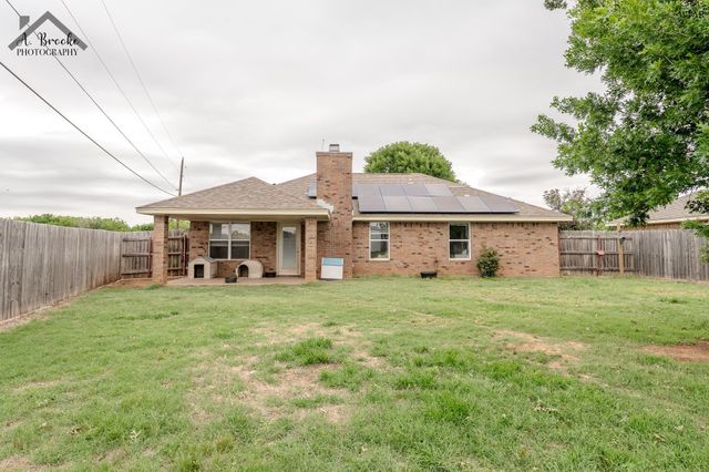 104 HIDDEN CREEK ROAD, Burkburnett, TX 76354