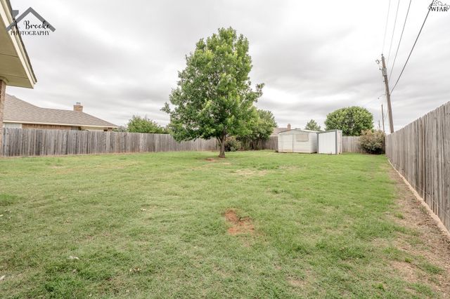 104 HIDDEN CREEK ROAD, Burkburnett, TX 76354