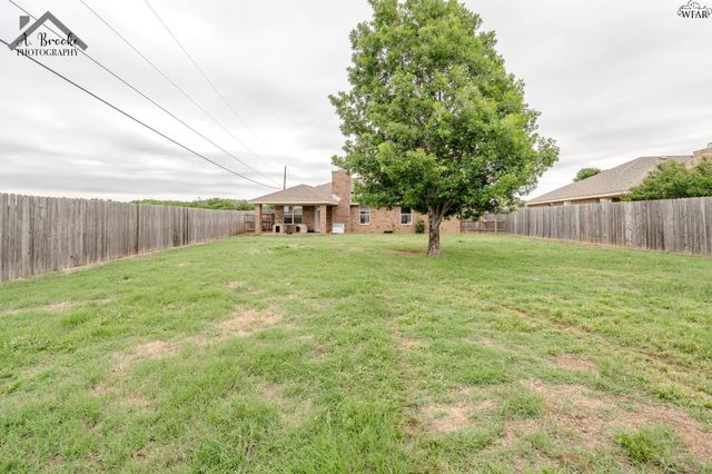 104 HIDDEN CREEK ROAD, Burkburnett, TX 76354