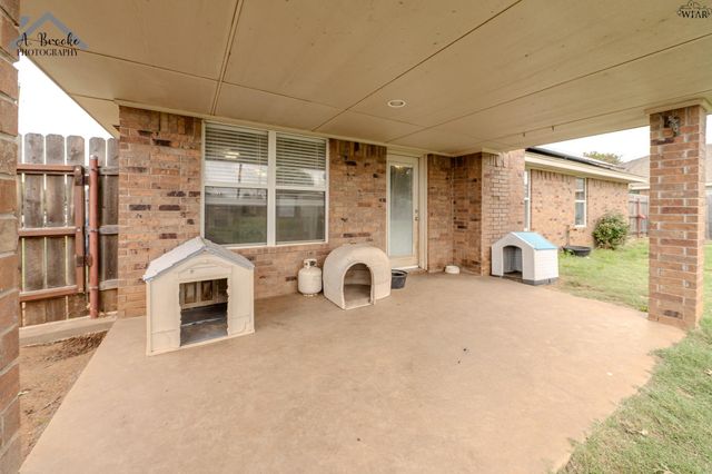 104 HIDDEN CREEK ROAD, Burkburnett, TX 76354