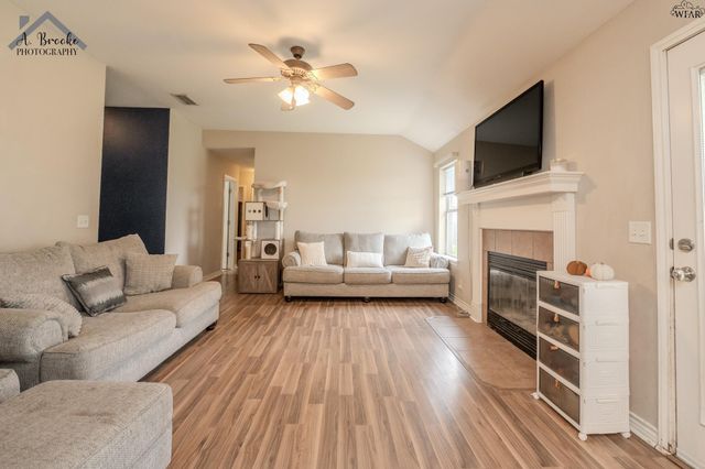 104 HIDDEN CREEK ROAD, Burkburnett, TX 76354