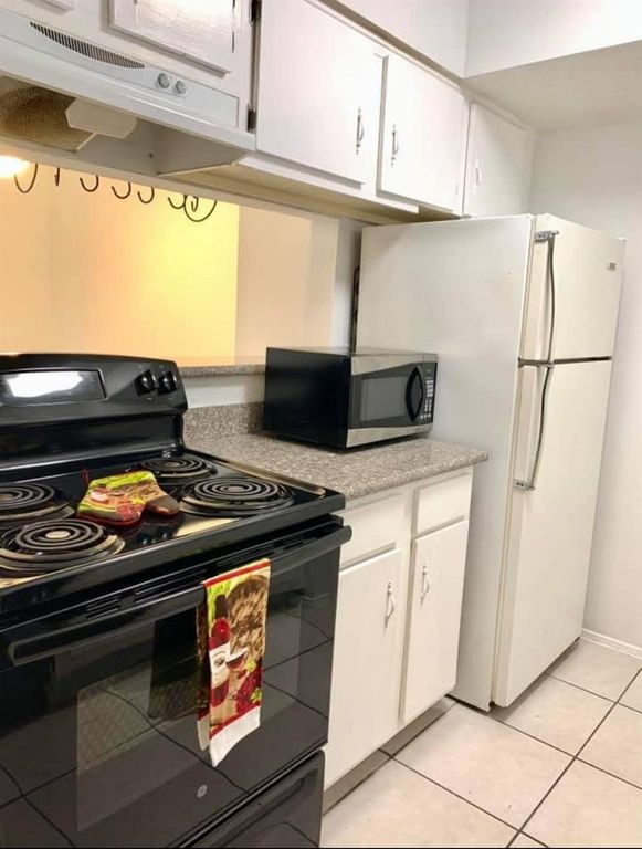 6410 Del Monte Drive 102, Houston, TX 77057