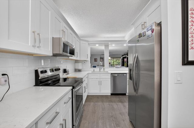 10187 Mangrove Drive 201, Boynton Beach, FL 33437