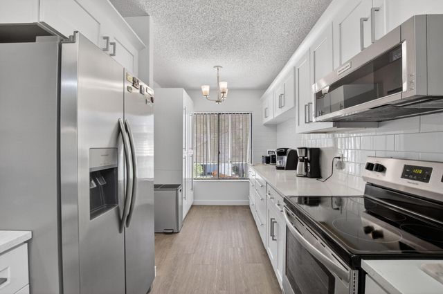 10187 Mangrove Drive 201, Boynton Beach, FL 33437