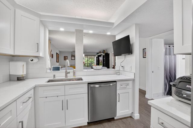 10187 Mangrove Drive 201, Boynton Beach, FL 33437
