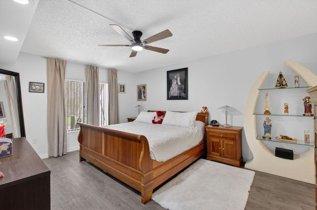 10187 Mangrove Drive 201, Boynton Beach, FL 33437