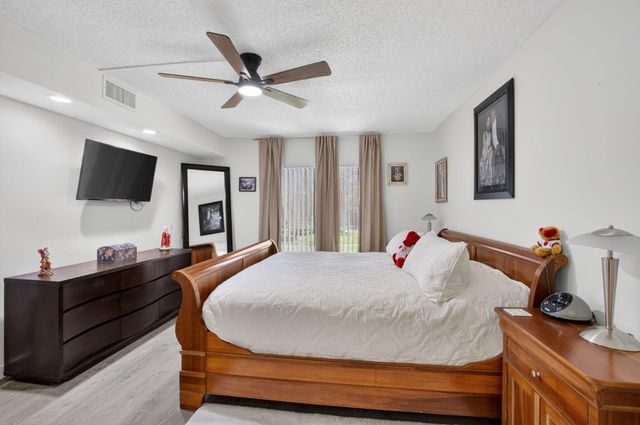 10187 Mangrove Drive 201, Boynton Beach, FL 33437