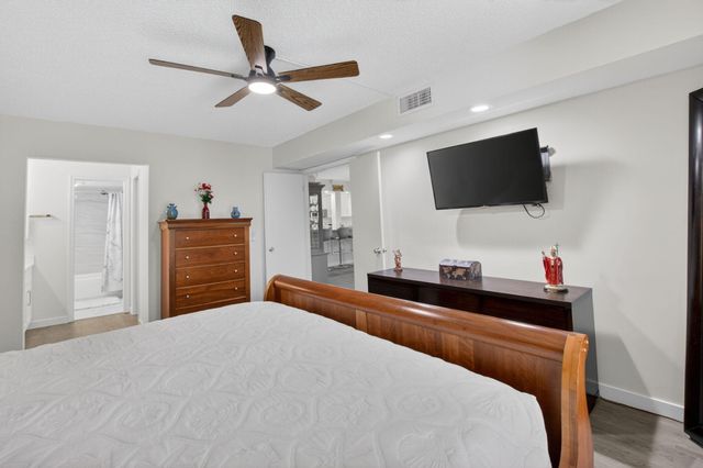 10187 Mangrove Drive 201, Boynton Beach, FL 33437