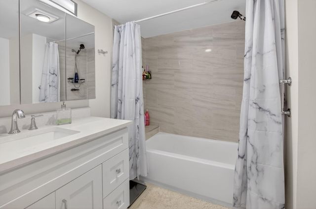 10187 Mangrove Drive 201, Boynton Beach, FL 33437