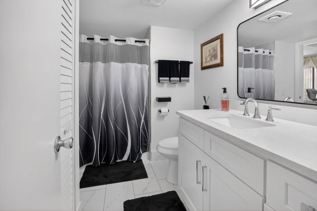 10187 Mangrove Drive 201, Boynton Beach, FL 33437