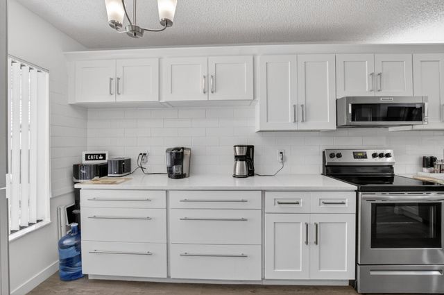 10187 Mangrove Drive 201, Boynton Beach, FL 33437
