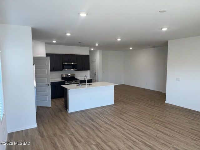 1128 S Grantham Drive, Vail, AZ 85641