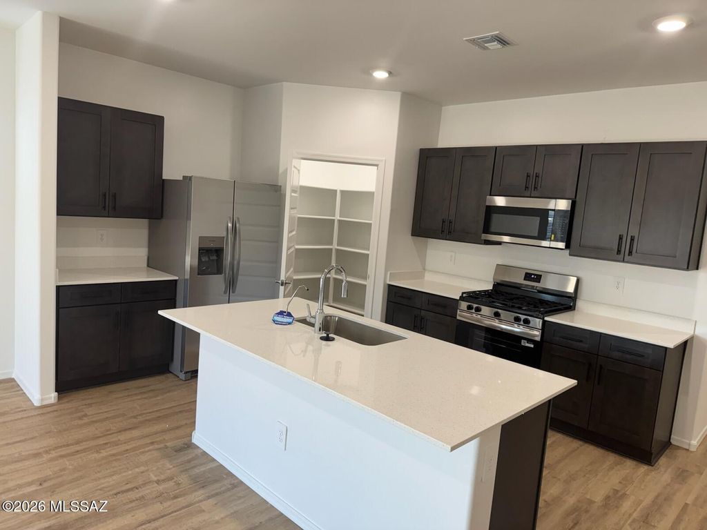 1128 S Grantham Drive, Vail, AZ 85641