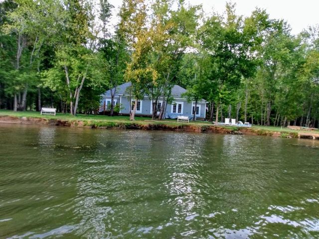 9856 Mullins Cove Road, Whitwell, TN 37397