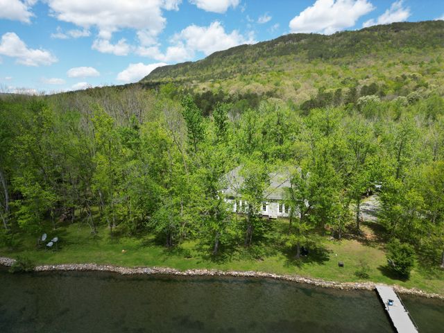 9856 Mullins Cove Road, Whitwell, TN 37397