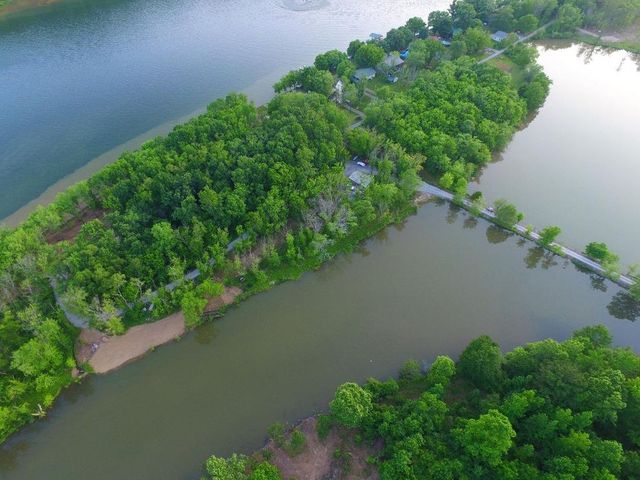 9856 Mullins Cove Road, Whitwell, TN 37397