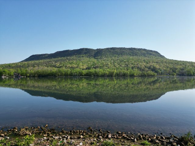 9856 Mullins Cove Road, Whitwell, TN 37397