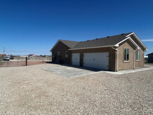 1656 N Calle Rosa Dr, Pueblo West, CO 81007