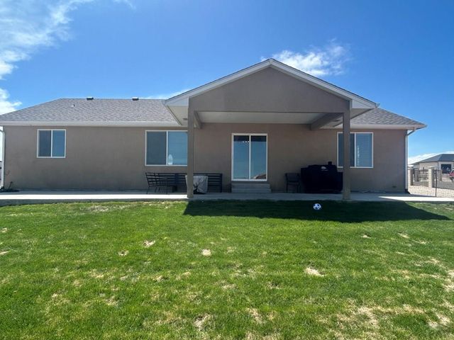1656 N Calle Rosa Dr, Pueblo West, CO 81007