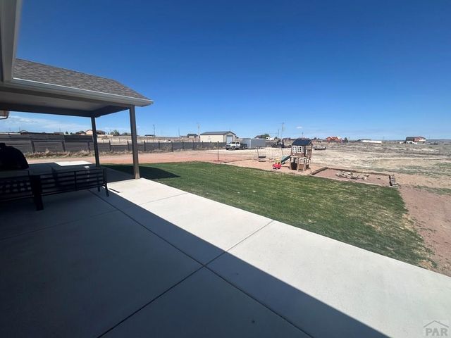 1656 N Calle Rosa Dr, Pueblo West, CO 81007