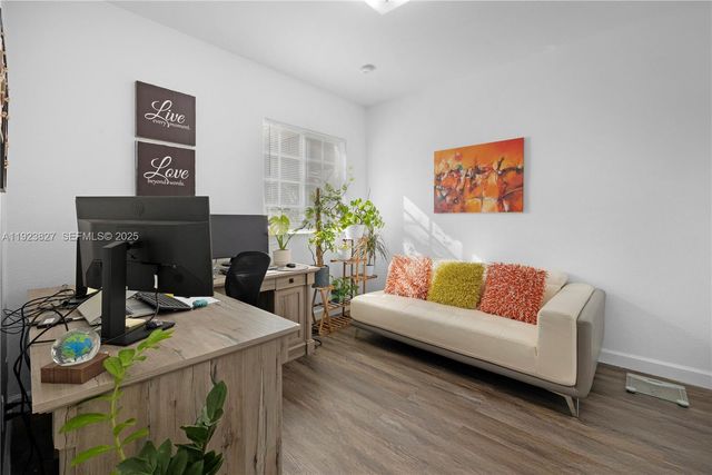 8525 SW 214th Ter, Cutler Bay, FL 33189