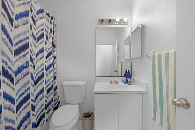 8525 SW 214th Ter, Cutler Bay, FL 33189