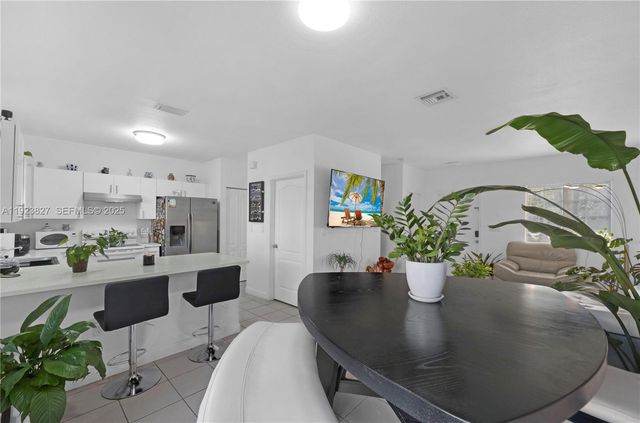 8525 SW 214th Ter, Cutler Bay, FL 33189