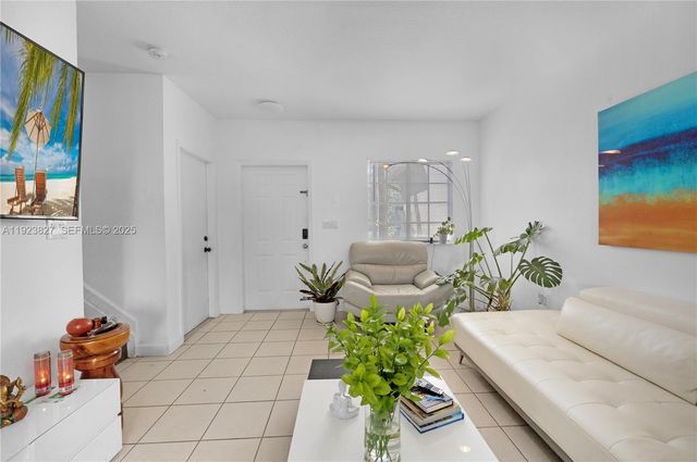 8525 SW 214th Ter, Cutler Bay, FL 33189