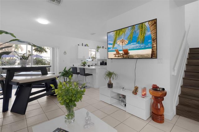 8525 SW 214th Ter, Cutler Bay, FL 33189