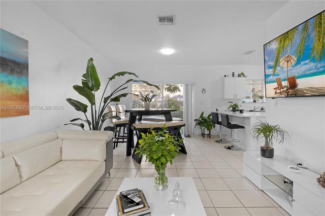 8525 SW 214th Ter, Cutler Bay, FL 33189