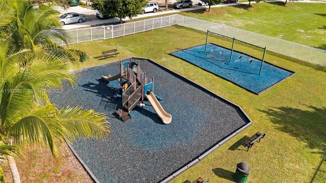 8525 SW 214th Ter, Cutler Bay, FL 33189