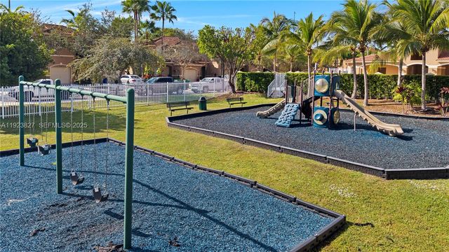 8525 SW 214th Ter, Cutler Bay, FL 33189