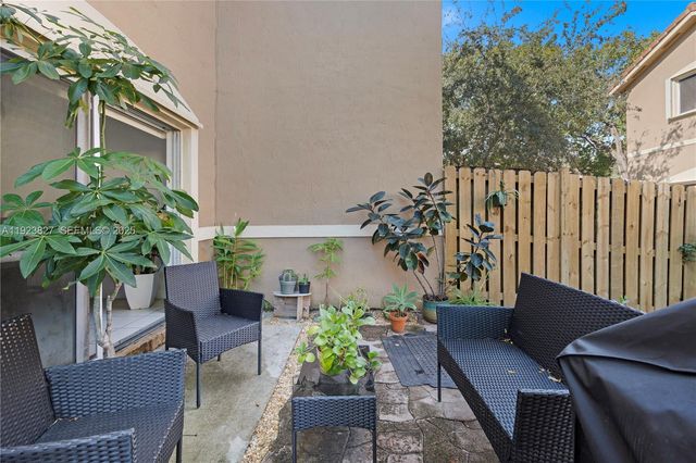 8525 SW 214th Ter, Cutler Bay, FL 33189