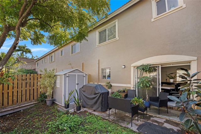 8525 SW 214th Ter, Cutler Bay, FL 33189